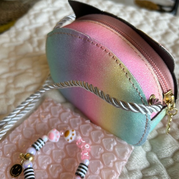 Adorable Little Girls Purse with a little bracelet - Picture 2 of 7